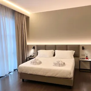 Hotel Unico, Ossona